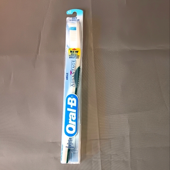 VTG 1996 Oral-B Indicator Toothbrush 42 Soft 40 Regular Angle New 90s GREEN - Picture 1 of 4